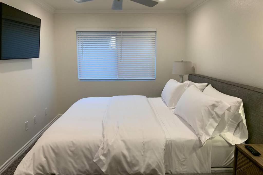 City Center Villa - Pool, Patio & Close To Beach! Хънтингтън Бийч Екстериор снимка